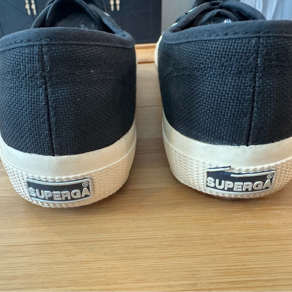 Superga Women’s Black and Cream Sneakers Size 8 - Picture 5 of 6